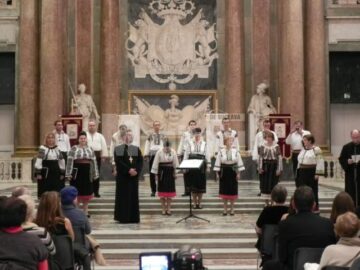 Corala „Ciprian Porumbescu” din Suceava a colindat Europa