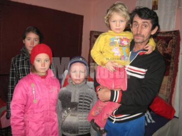 Daruri pentru familia Penciuc din partea elevilor de la Colegiul Economic „Dimitrie Cantemir”