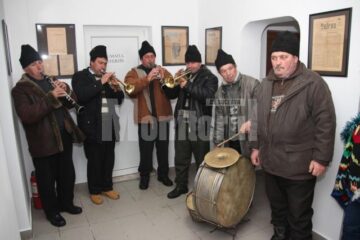 Urători și colindători de la Fântânele