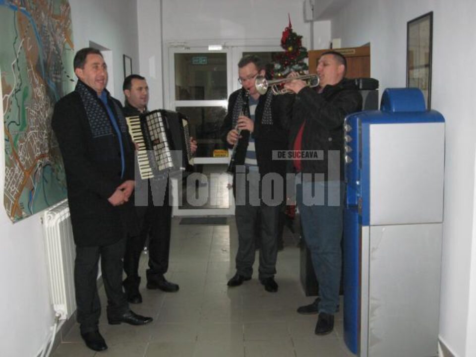 Alexandru Recolciuc și membrii formației Cetina