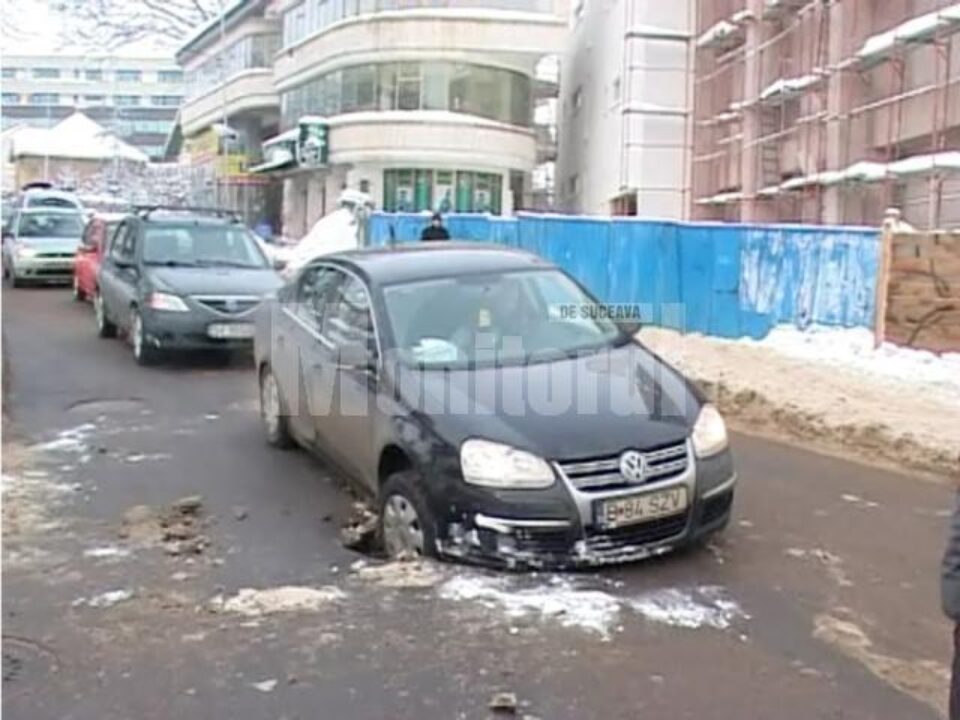 A doua mașină a căzut când polițiștii erau deja la fața locului
