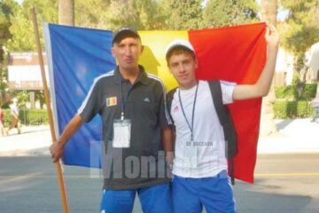 Sportivul Andrei Leanca(dreapta) și antrenorul său Cristian Prâsneac