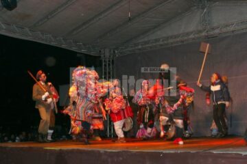 Spectacol de datini și obiceiuri la Fălticeni