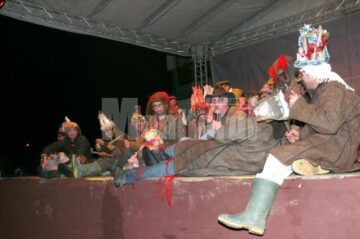 Spectacol de datini și obiceiuri la Fălticeni