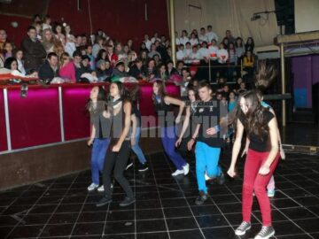 Peste 300 de copii au participat la „Christmas Dance”