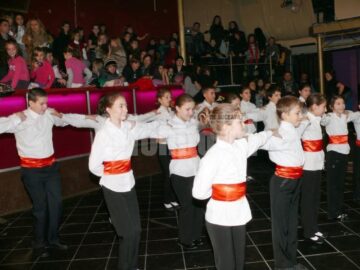 Peste 300 de copii au participat la „Christmas Dance”