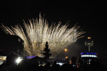 Foc de artificii în Piața “Nada Florilor” din Fălticeni