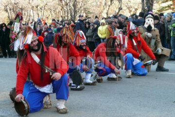 Festivalul de obiceiuri populare de iarnă „Porniți plugul, Feți-Frumoși!”