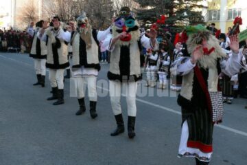 Festivalul de obiceiuri populare de iarnă „Porniți plugul, Feți-Frumoși!”