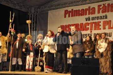 Peste două mii de fălticeneni au petrecut în stradă de Anul Nou