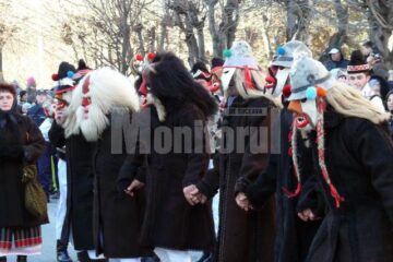 Festivalul de obiceiuri populare de iarnă „Porniți plugul, Feți-Frumoși!”
