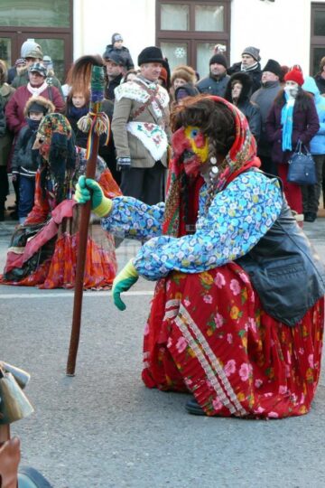 Festivalul de obiceiuri populare de iarnă „Porniți plugul, Feți-Frumoși!”