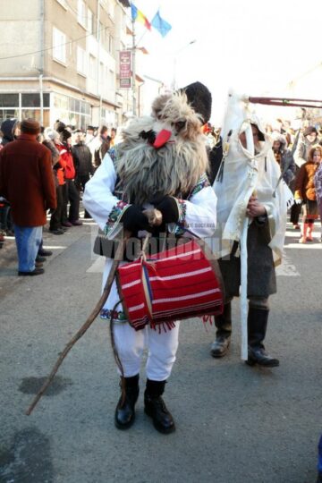 Festivalul de obiceiuri populare de iarnă „Porniți plugul, Feți-Frumoși!”