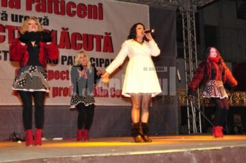 Peste două mii de fălticeneni au petrecut în stradă de Anul Nou