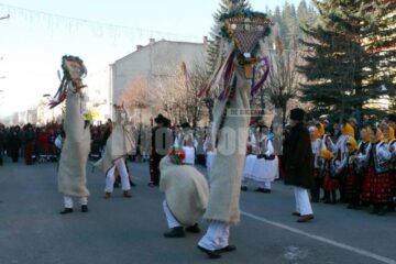 Festivalul de obiceiuri populare de iarnă „Porniți plugul, Feți-Frumoși!”