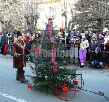 Festivalul de obiceiuri populare de iarnă „Porniți plugul, Feți-Frumoși!”