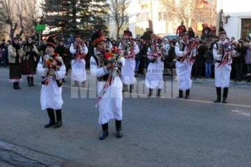 Festivalul de obiceiuri populare de iarnă „Porniți plugul, Feți-Frumoși!”