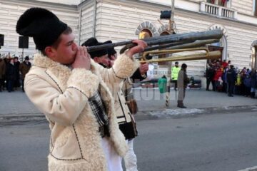 Festivalul de obiceiuri populare de iarnă „Porniți plugul, Feți-Frumoși!”