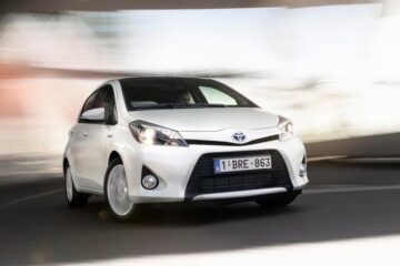 Toyota plănuiește un nou model hibrid
