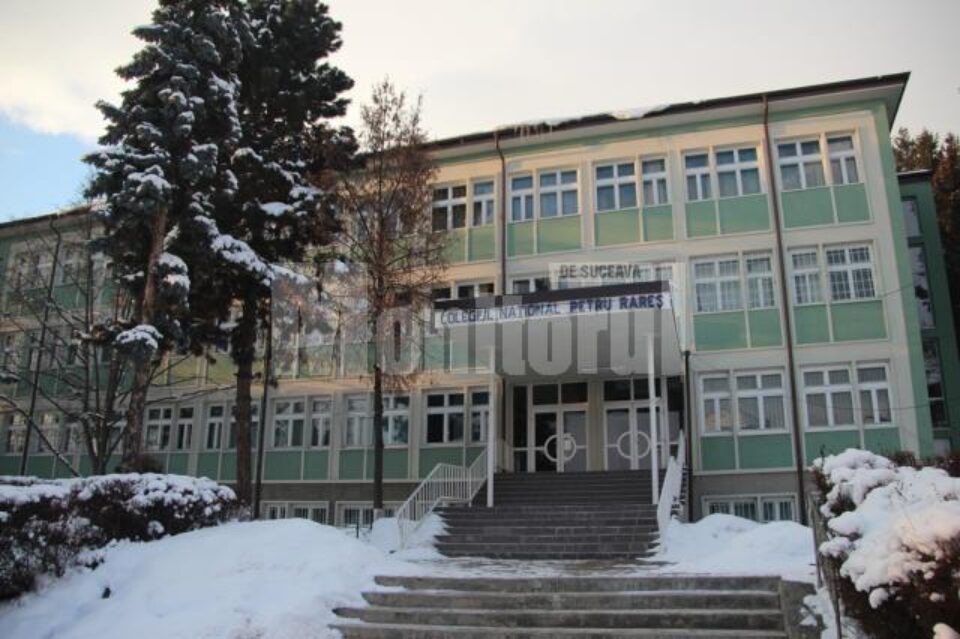 În municipiul Suceava, cei mai mulți dintre elevii de clasa a VIII-a au declarat că vor, ca după susținerea examenelor naționale din această vară, să se îndrepte către Colegiul Național „Petru Rareș” În municipiul Suceava, cei mai mulți dintre elevii de clasa a VIII-a au declarat că vor, ca după susținerea examenelor naționale din această vară, să se îndrepte către Colegiul Național „Petru Rareș”