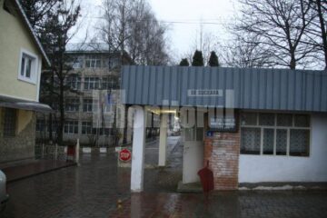 Pe 26 iulie 2006, poliția era sesizată că la Colegiul Tehnic de Industrie Alimentară Suceava există elevi care, deși erau plecați în străinătate, figurau prezenți la ore și cu note în cataloage