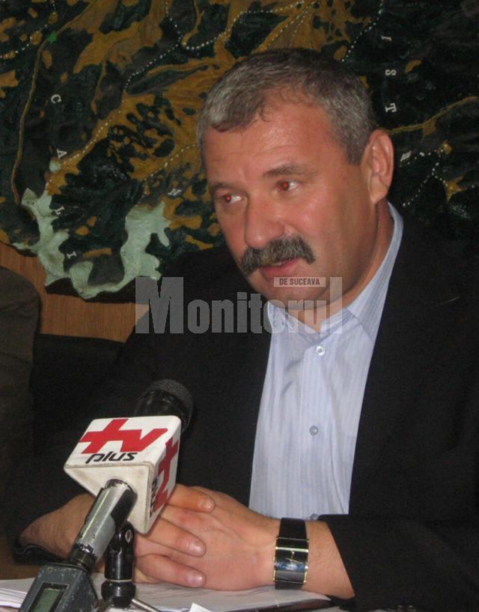 Valerian Solovăstru: „Prețurile sunt dictate de piață, câtă vreme la toate licitațiile lemnul s-a vândut bine, înseamnă că există cerere” Valerian Solovăstru: „Prețurile sunt dictate de piață, câtă vreme la toate licitațiile lemnul s-a vândut bine, înseamnă că există cerere”