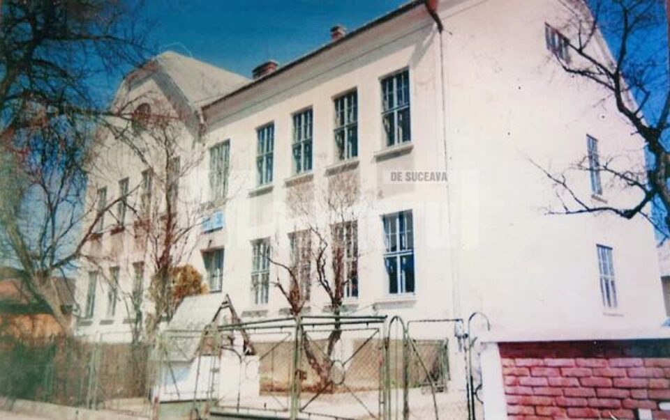 Școala cu clasele I-VIII Dănila, din comuna Dărmănești