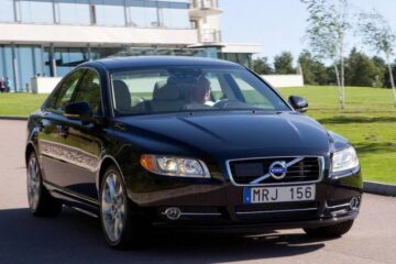 Volvo actualizează limuzina S80