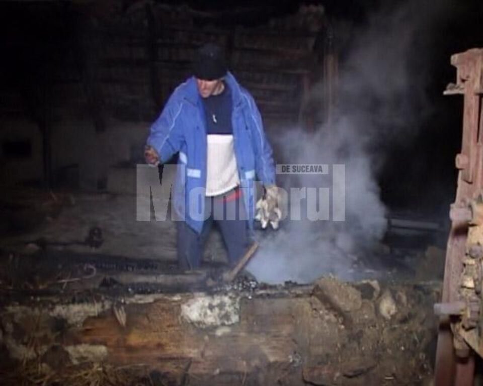 Trei gospodării, incendiate de un piroman