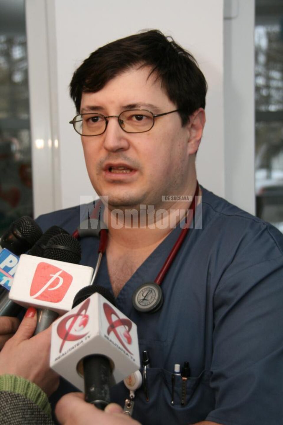 Dr. Tiberius Brădățan: „Atât personalul de pază, cât și angajații de la recepție sunt instruiți în acest sens și au luat la cunoștință de noile schimbări” Dr. Tiberius Brădățan: „Atât personalul de pază, cât și angajații de la recepție sunt instruiți în acest sens și au luat la cunoștință de noile schimbări”
