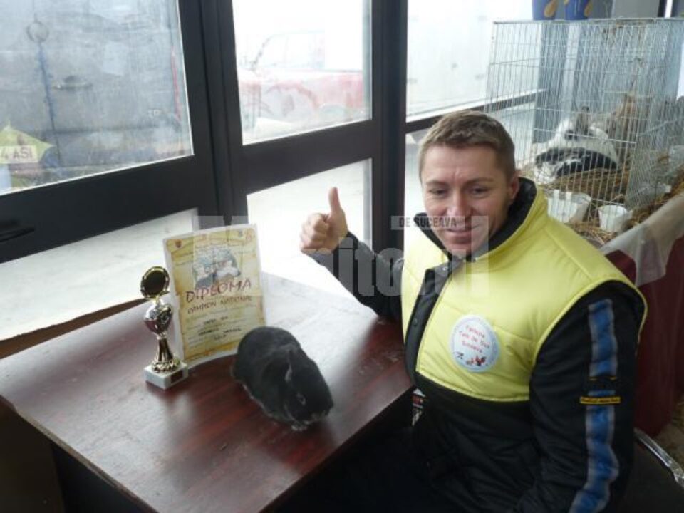 Ioan Cristian Câtea a reprezentat la concursul de la Craiova Asociația crescătorilor de păsări și mamifere mici de curte „Fantezia – Țara de Sus”