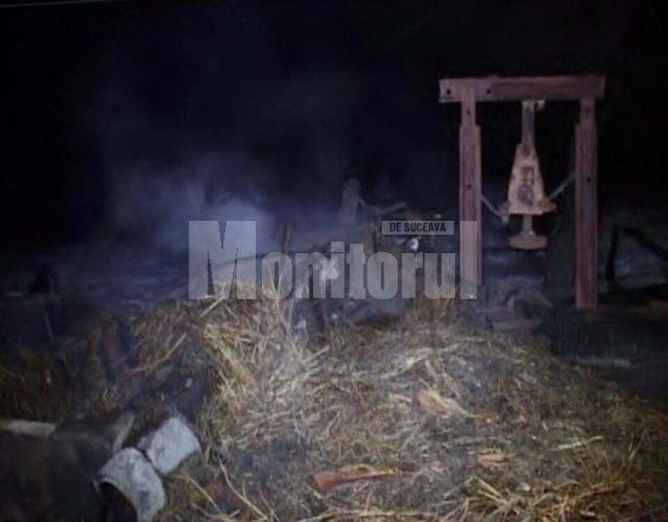 Incendiile au avut loc unul după altul la gospodării de pe o rază de aproximativ două sute de metri Incendiile au avut loc unul după altul la gospodării de pe o rază de aproximativ două sute de metri