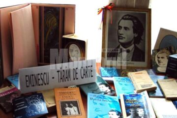 Aproape nimeni nu cumpără cărți de Eminescu doar pentru plăcerea lecturii, spun criticii