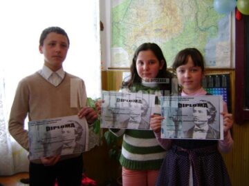 Festivitate dedicată lui Eminescu, la școala Călinești Enache