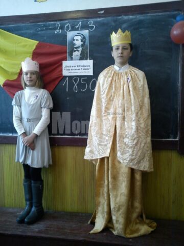 Festivitate dedicată lui Eminescu, la școala Călinești Enache