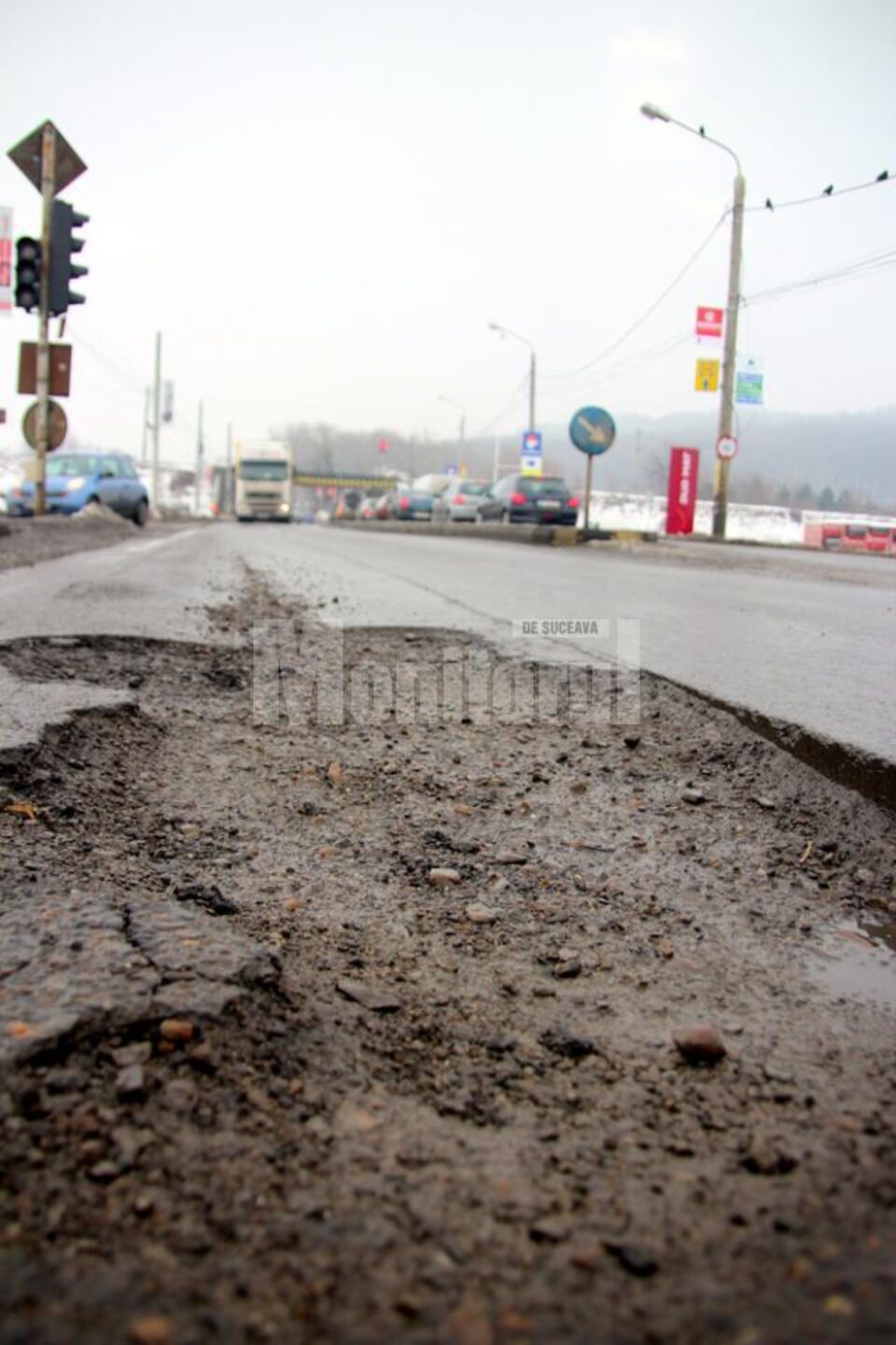 Drumul european 85, ciuruit de gropi după numai șase săptămâni de iarnă