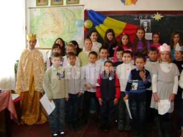 Festivitate dedicată lui Eminescu, la școala Călinești Enache