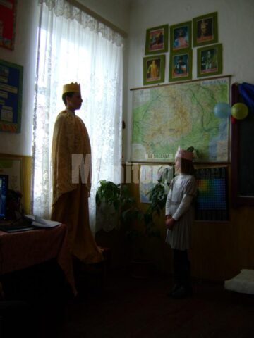 Festivitate dedicată lui Eminescu, la școala Călinești Enache