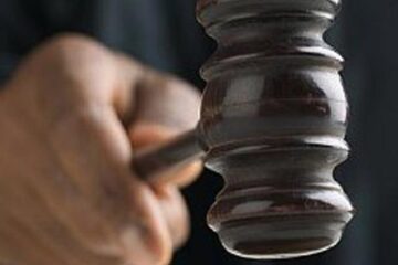 Procedura medierii devine obligatorie de la 1 februarie, în caz contrar judecătorii urmând să respingă cererea de chemare în instanță. Foto: CORBIS