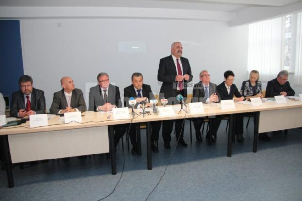 Medici reputați, reprezentanți ai autorităților locale și județene au luat parte la festivitatea de inaugurare Medici reputați, reprezentanți ai autorităților locale și județene au luat parte la festivitatea de inaugurare