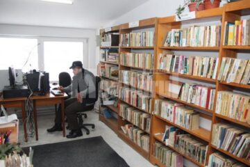 Biblioteca este și internet-cafe pentru localnici