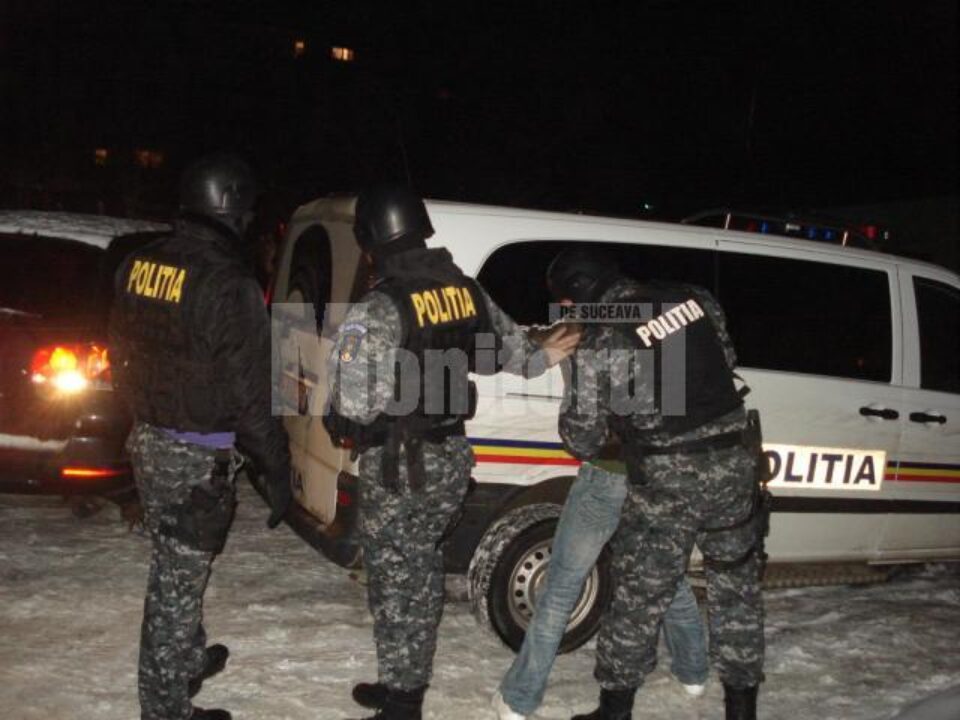 Șapte razii în cluburi și discoteci, peste 300 de persoane legitimate