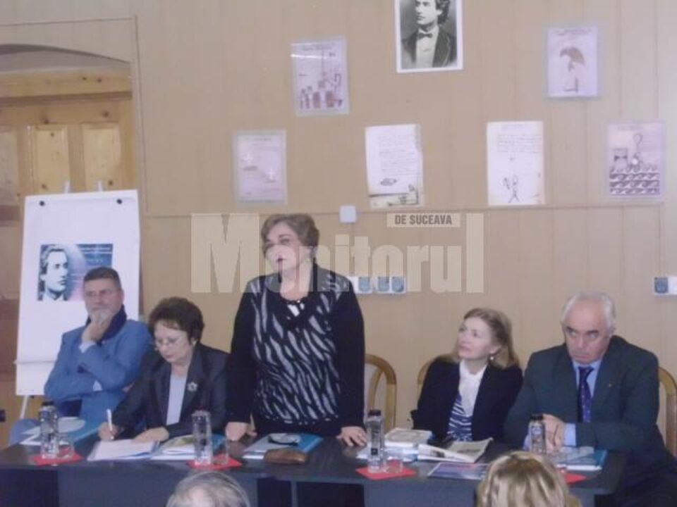 Invitații din prezidiu au avut intervenții referitoare la viața și opera poetului Mihai Eminescu Invitații din prezidiu au avut intervenții referitoare la viața și opera poetului Mihai Eminescu