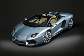 Lamborghini Aventador vine și în versiune cabrio