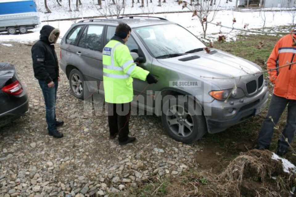 Polițiștii au confiscat în acest caz șapte mașini de aproximativ 250000 de euro