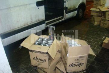 Țigări de contrabandă, descoperite în cutiile de absorbante