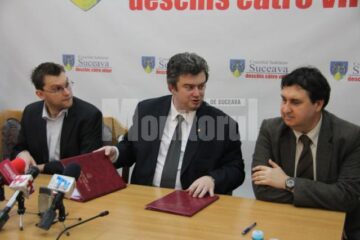 La sediul Palatului Administrativ a fost semnat ieri contractul pentru construirea depozitului ecologic de la Pojorâta