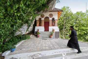 Întreaga spiritualitate ortodoxă are în centrul ei pocăința. Foto: valceaturistica.ro