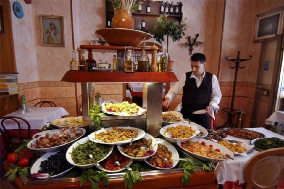 „Expoziții culinare cu vînzare”