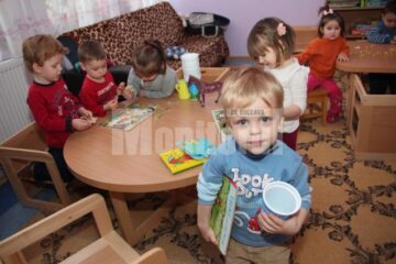Copiii se implică în activitățile de la grupă